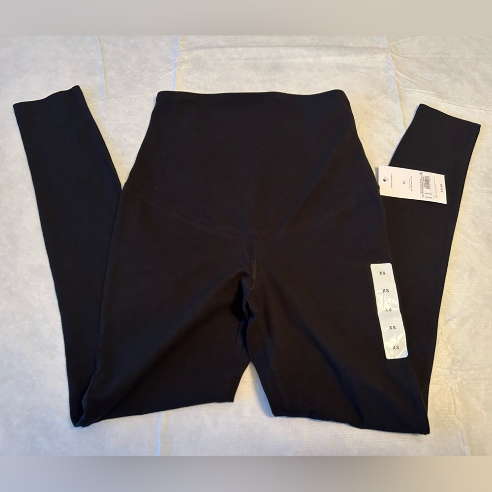 Isabel Maternity by Ingrid & Isabel Black Maternity Leggings with Tags - Picture 3 of 5